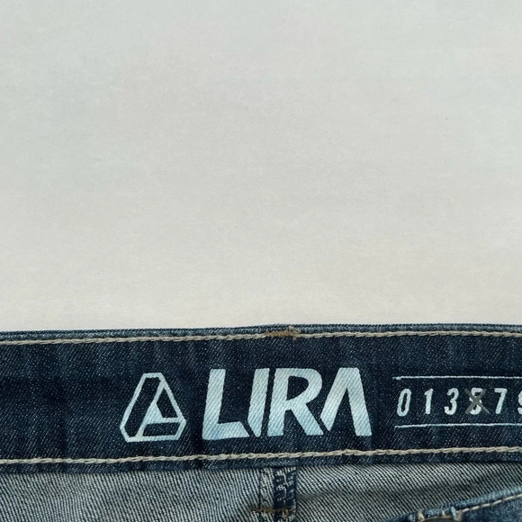 LIRA Shorts Womens Juniors 5 Denim Crochet Distressed Jeans NWT - Picture 5 of 6